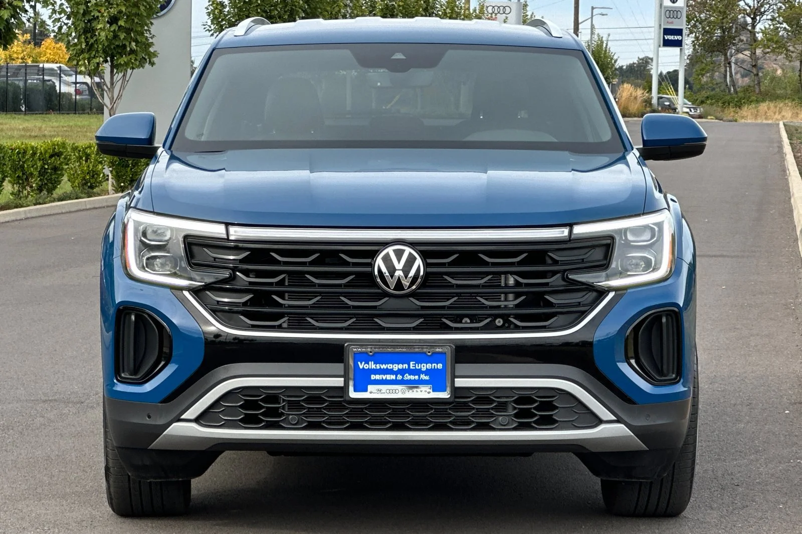 Used 2026  Volkswagen SE w/Technology image 8