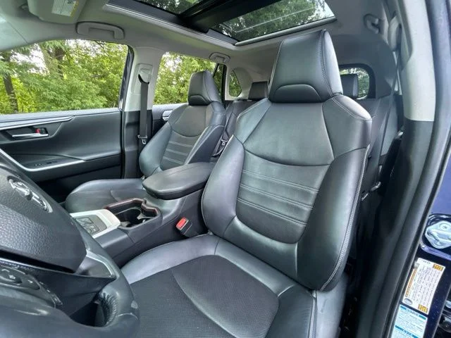 Used 2019  Toyota Limited image 23