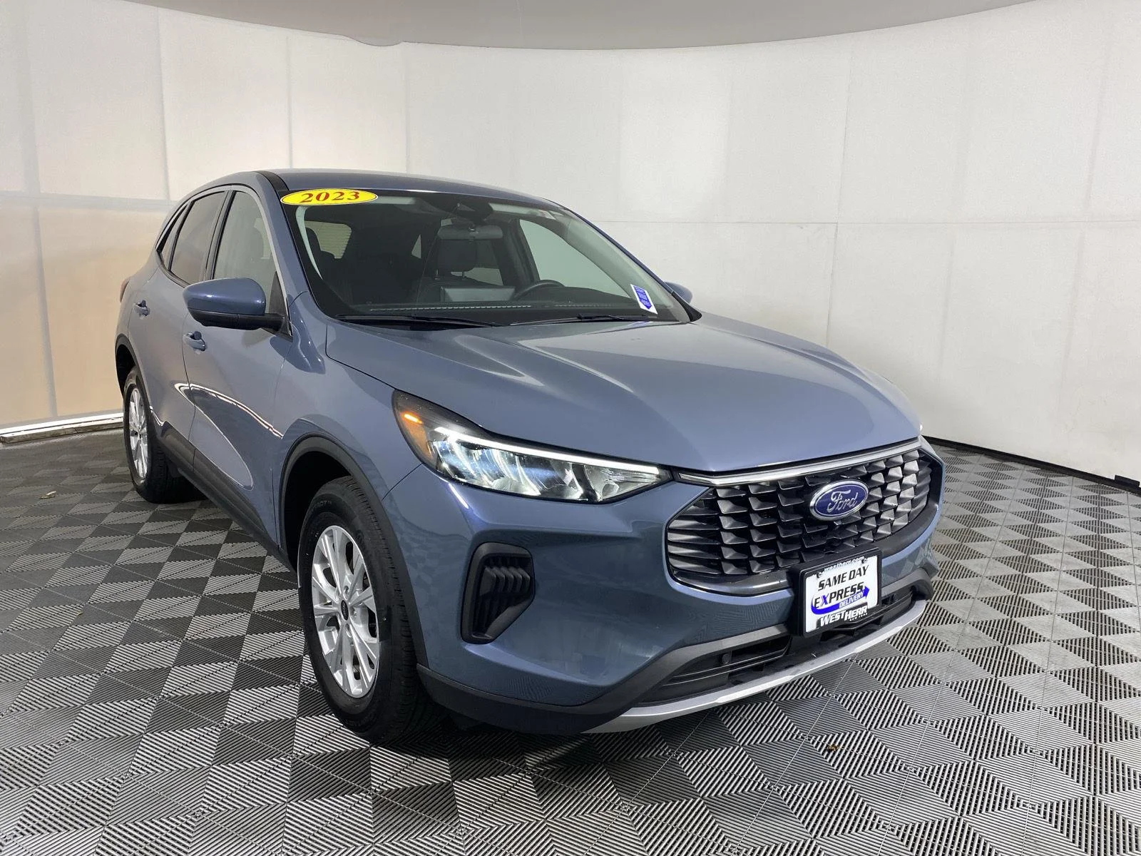 Used 2023 Vapor Blue Ford Active image 11