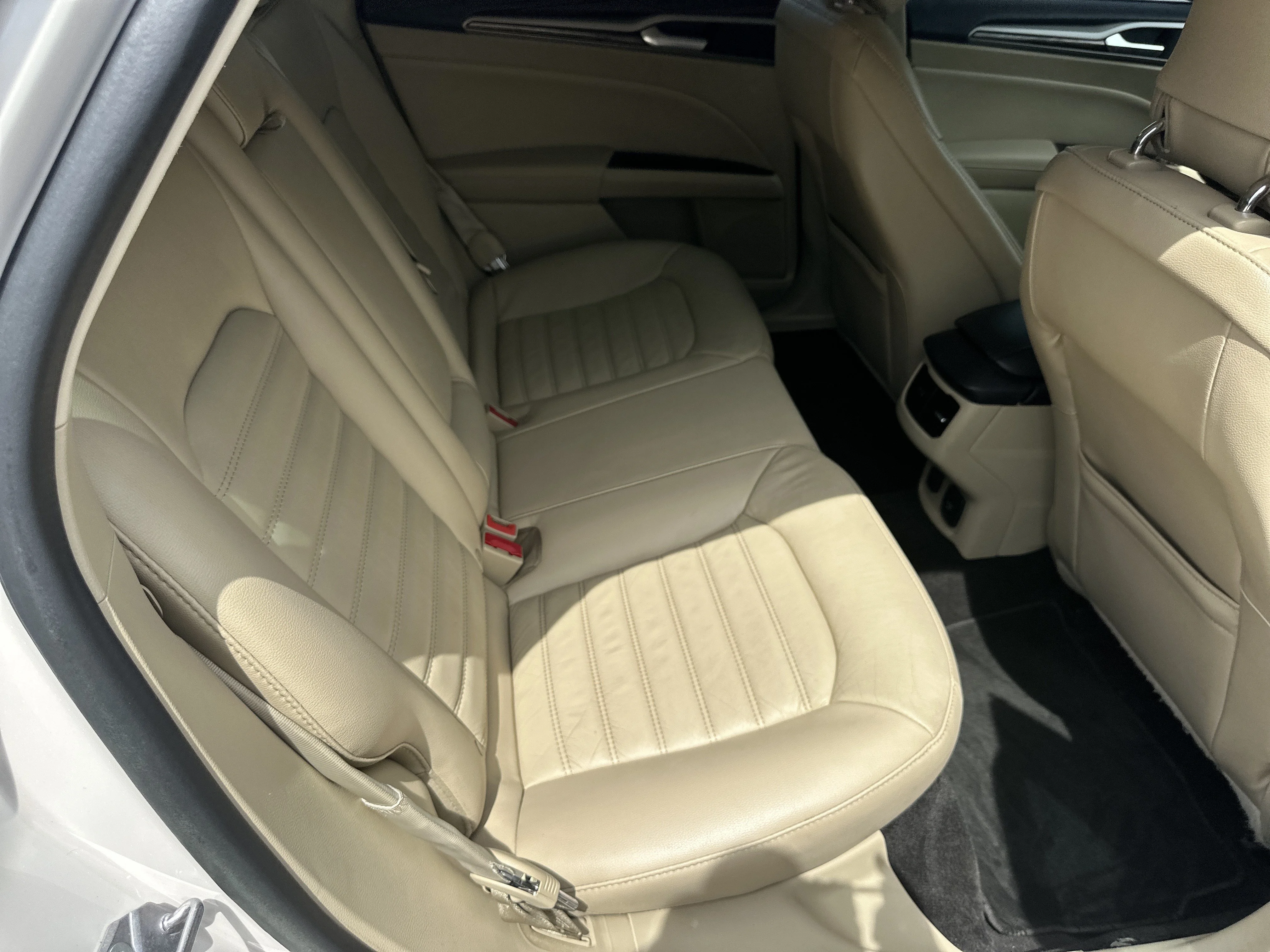 Used 2014 WHITE Ford SE image 15