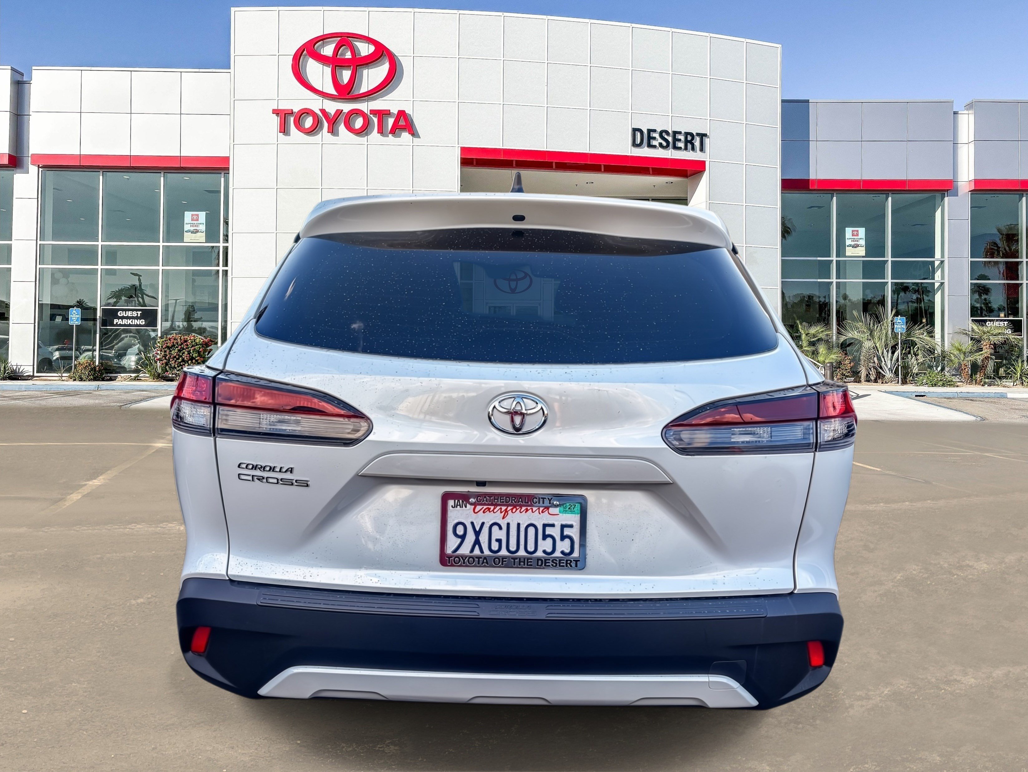 Certified Used 2026 Wind Chill Pearl/Jet Blk Toyota L image 5