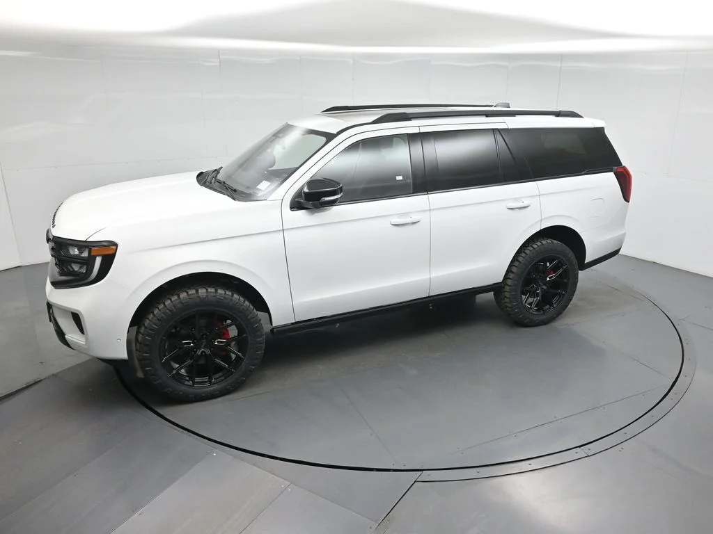 New 2025 Oxford White Ford Platinum image 42