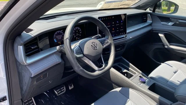 New 2026 White/off-white Volkswagen 2.0T SE R-Line Black image 11