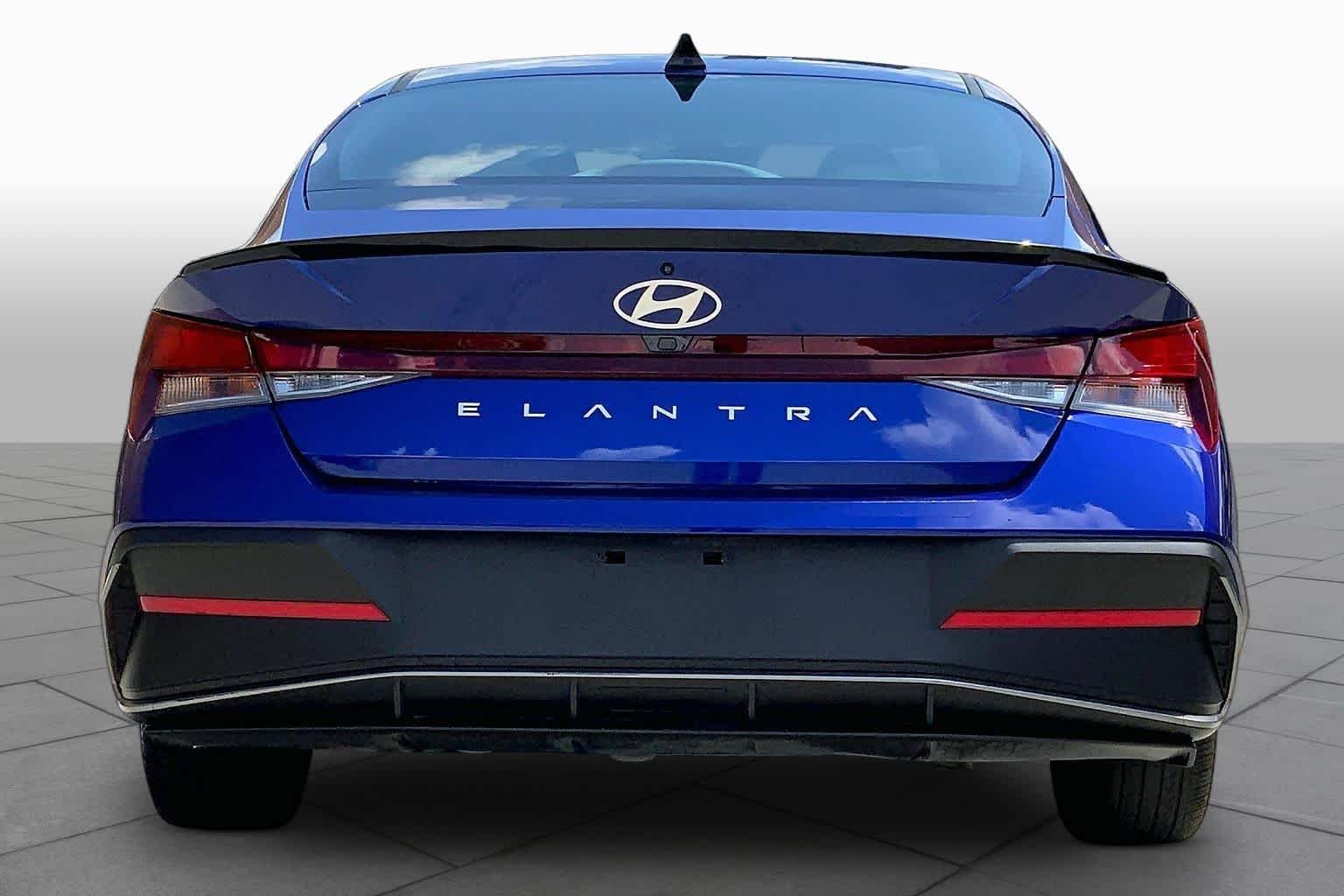 Used 2026 Intense Blue Hyundai SEL Sport image 5