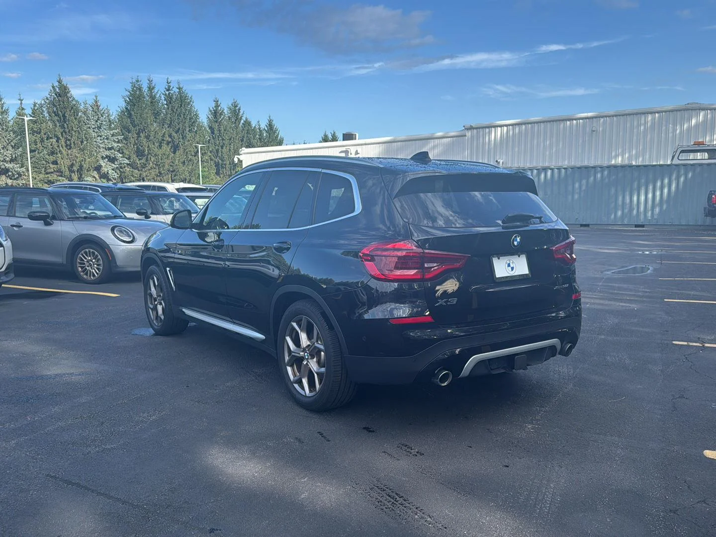 Used 2021 Black Sapphire Metallic BMW xDrive30i image 5