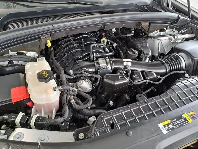 Used 2022 White Jeep Altitude image 32
