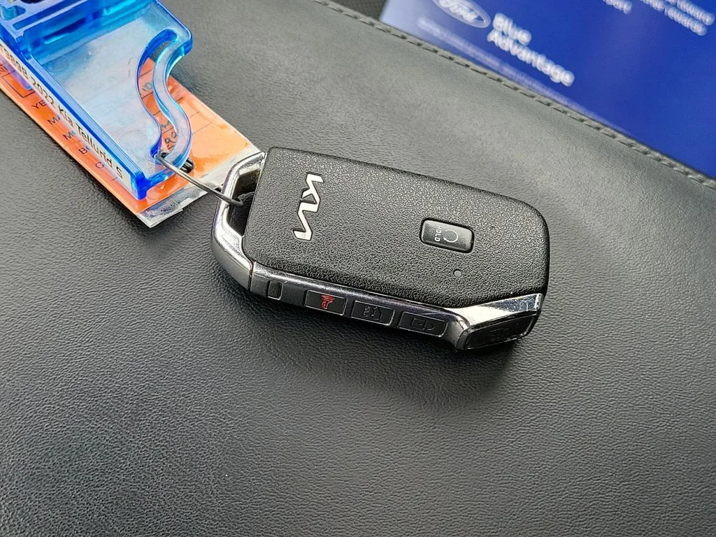 Certified Used 2022 Gray Kia S image 19