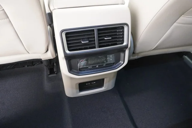 New 2026 Opal White Pearl Volkswagen 2.0T SE image 23