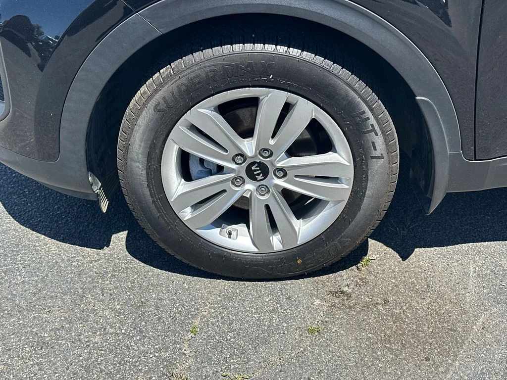 Used 2019 Red Kia LX image 11