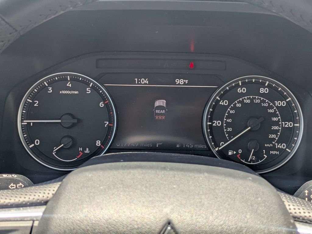 Used 2025  Mitsubishi SE image 30