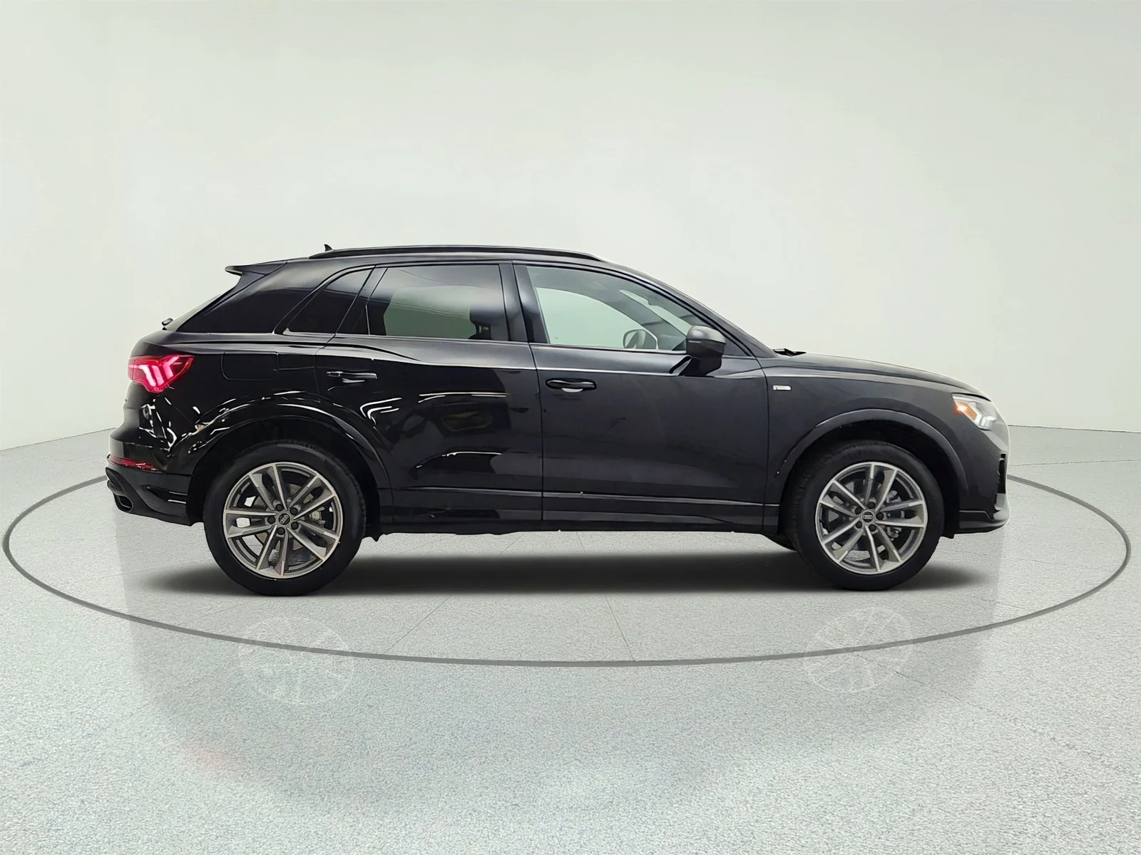Used 2025 Mythos Black Metallic Audi S line Premium image 4