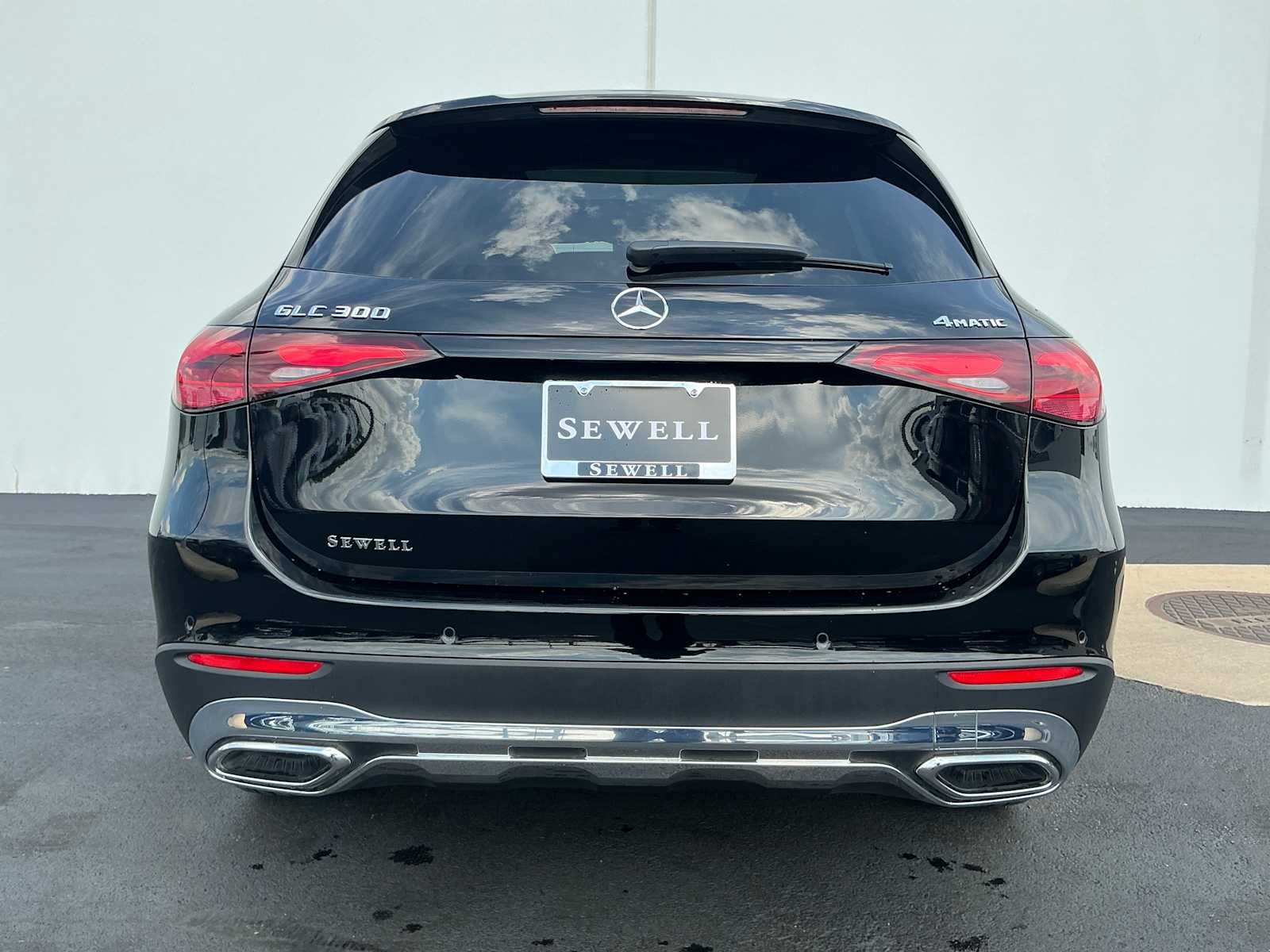 Certified Used 2024 Black Mercedes-Benz GLC 300 image 6