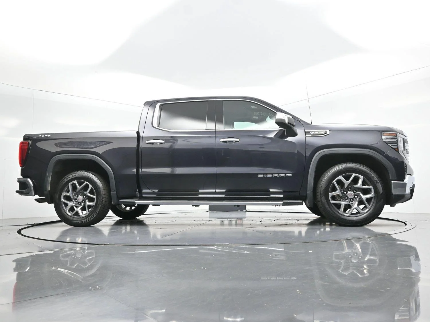 Used 2022 Titanium Rush Metallic GMC SLT image 48