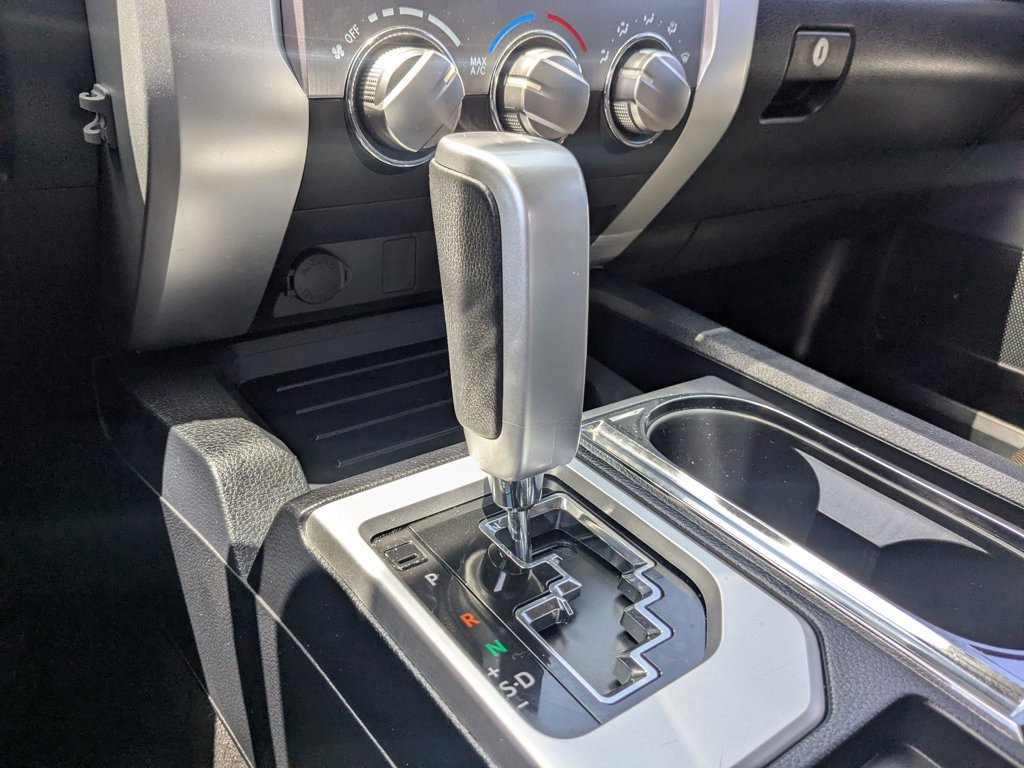 Used 2016  Toyota SR5 image 18