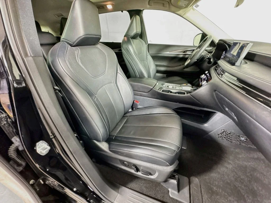 Certified Used 2023 Mineral INFINITI LUXE image 40