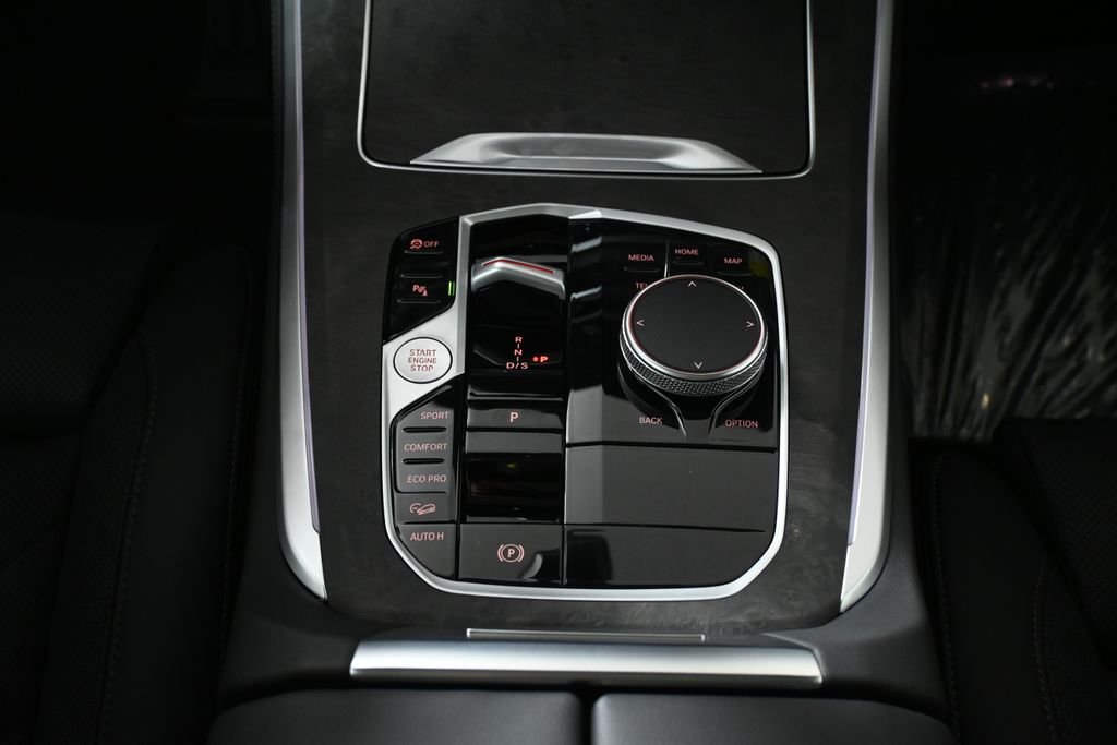 New 2026 Carbon Black Metallic BMW xDrive40i image 24