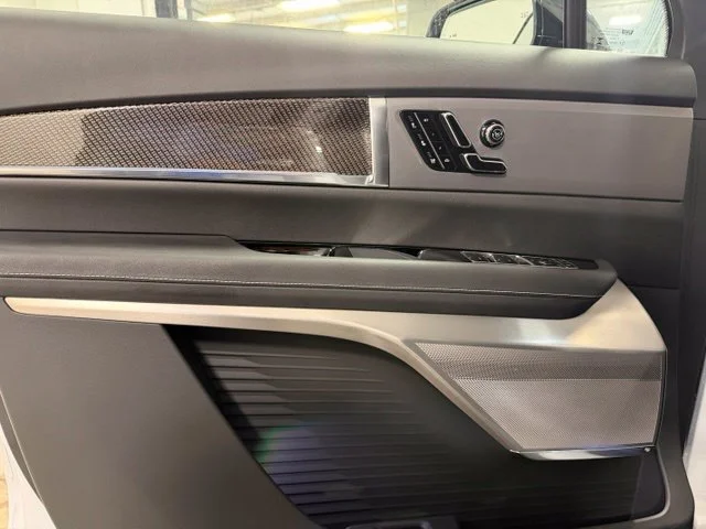 2027 Cadillac VISTIQ Sport - Photo 12
