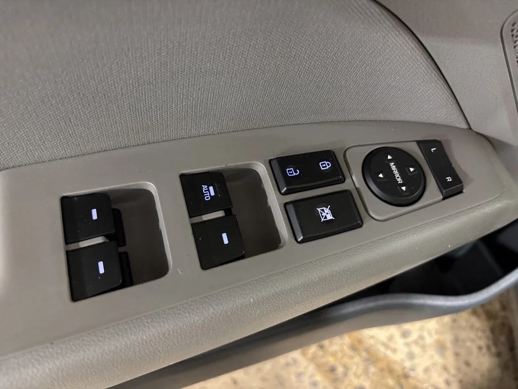 Used 2020 Gray Hyundai Value Edition image 10