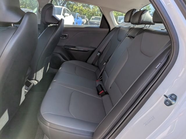 New 2026 Snow White Pearl Kia EX image 13