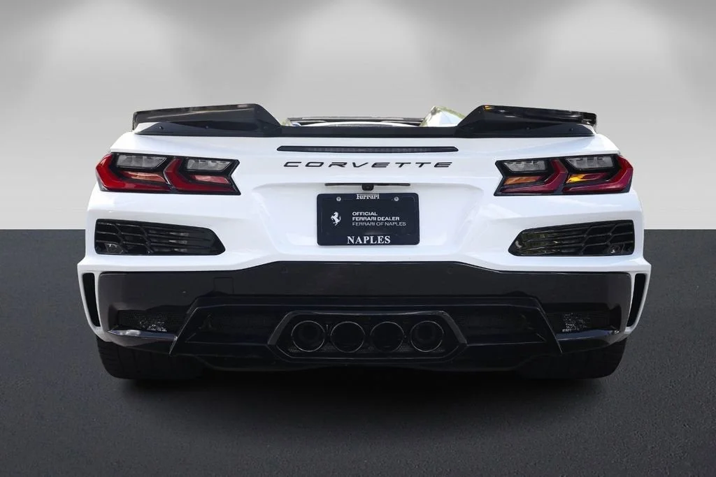 Used 2026 Arctic White Chevrolet Z06 image 4