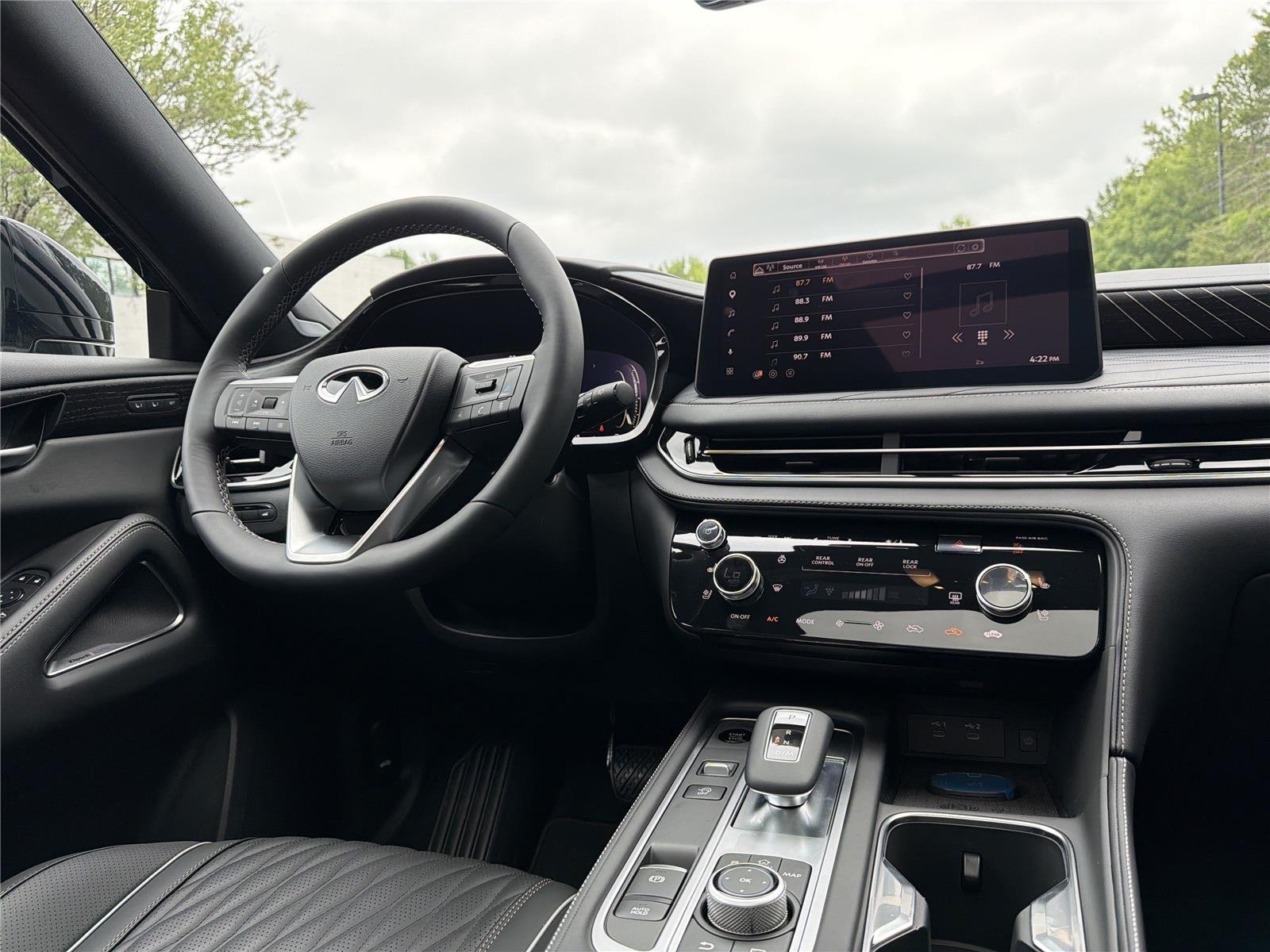 New 2027 MINERAL BLACK INFINITI Autograph AWD image 3