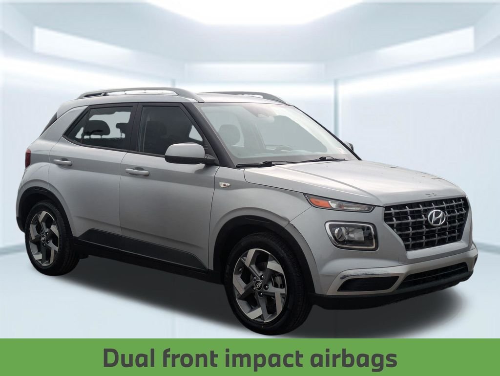 Used 2023 Silver Hyundai SEL image 9
