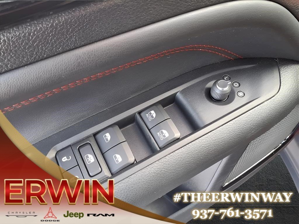Certified Used 2022 Velvet Red Pearl Coat Jeep Trailhawk image 16