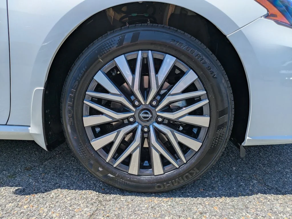 New 2026 Pearl White TriCoat Nissan SV image 11
