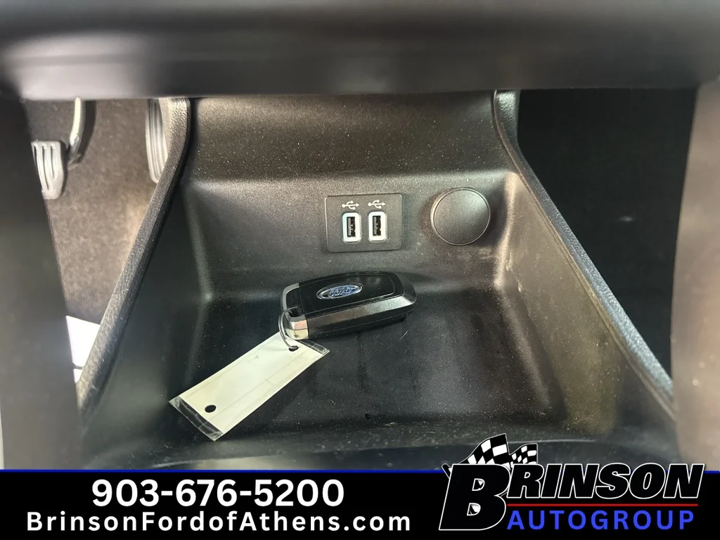 Used 2020 Agate Black Metallic Ford SE image 23
