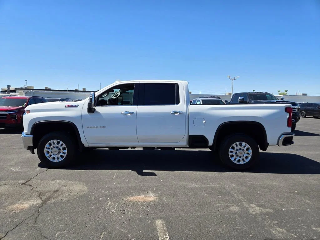 Used 2022 Summit White Chevrolet LTZ image 3