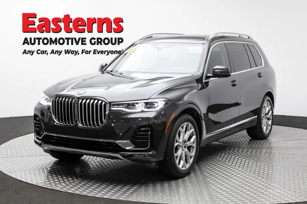 Used 2022 Gray BMW xDrive40i image 1