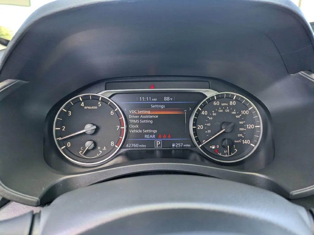 Used 2025 White Nissan 2.5 SV image 25