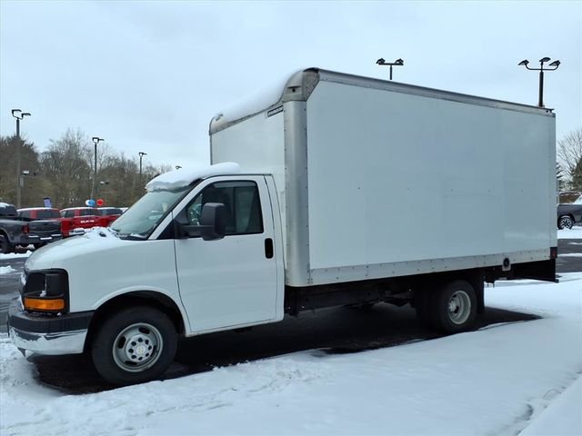 Used 2016 Summit White Chevrolet Work Van image 4