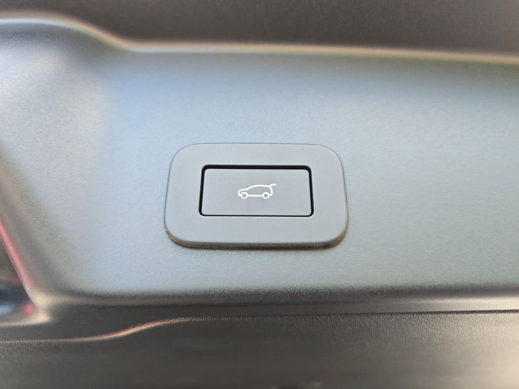New 2026 Fuji White Land Rover S image 12