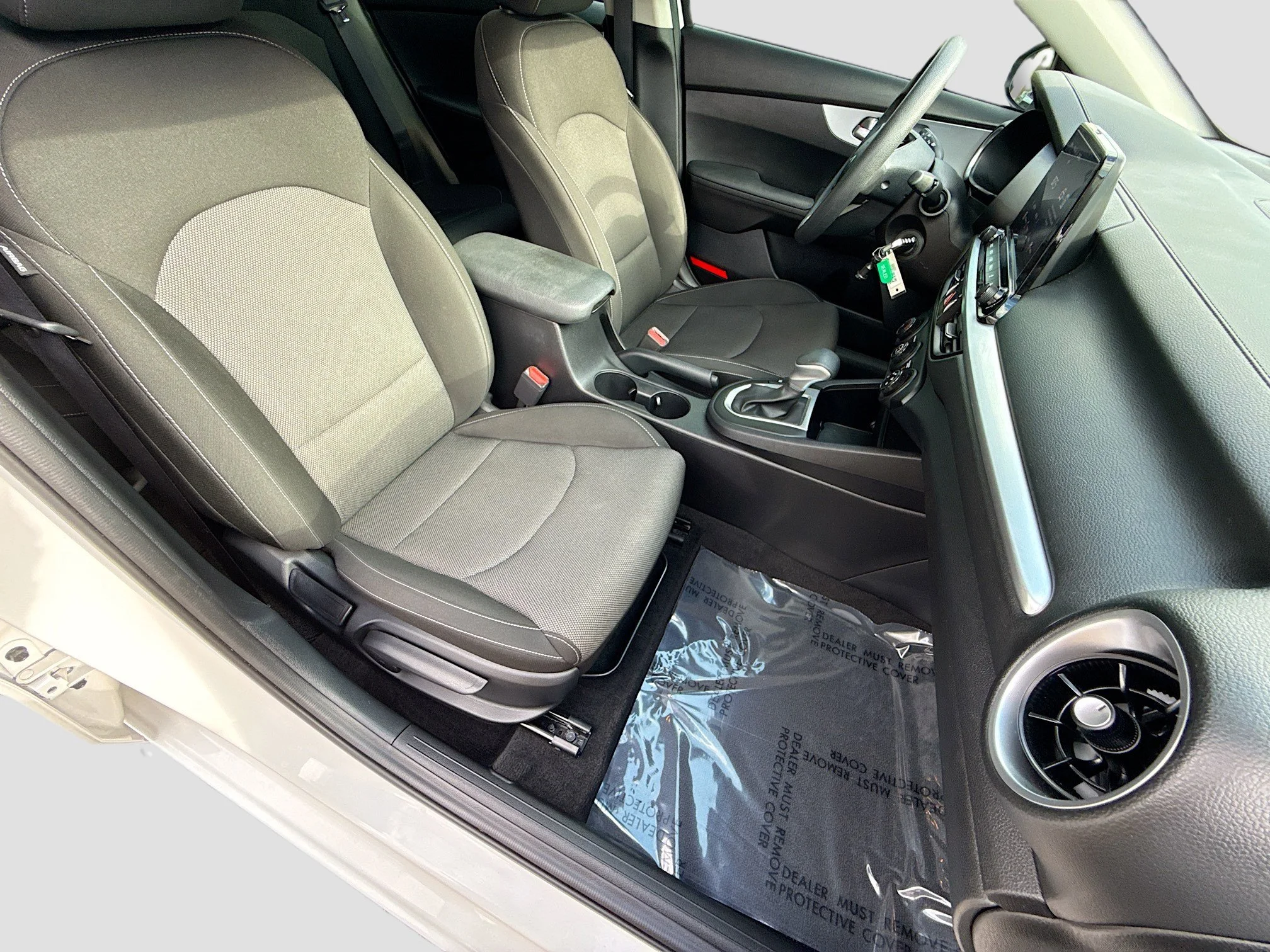 Used 2024 Snow White Pearl Kia LXS image 13