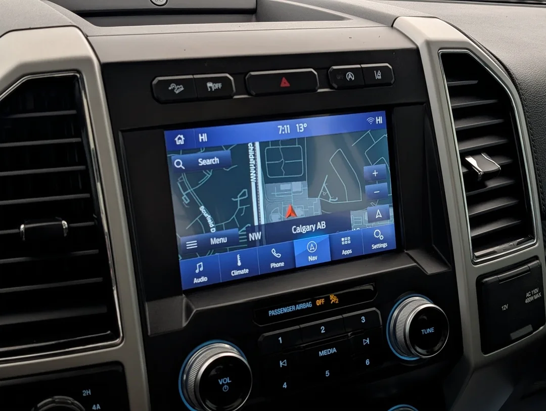 Used 2020 Red Ford LARIAT - - 4WD - 502A Grp - 5.0L V-8 - Twin Panel Sunroof - Black Pkg - B&O Audio - Leather & More! image 25