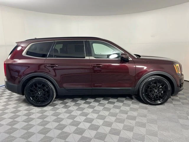 Used 2022 Purple Kia SX image 8