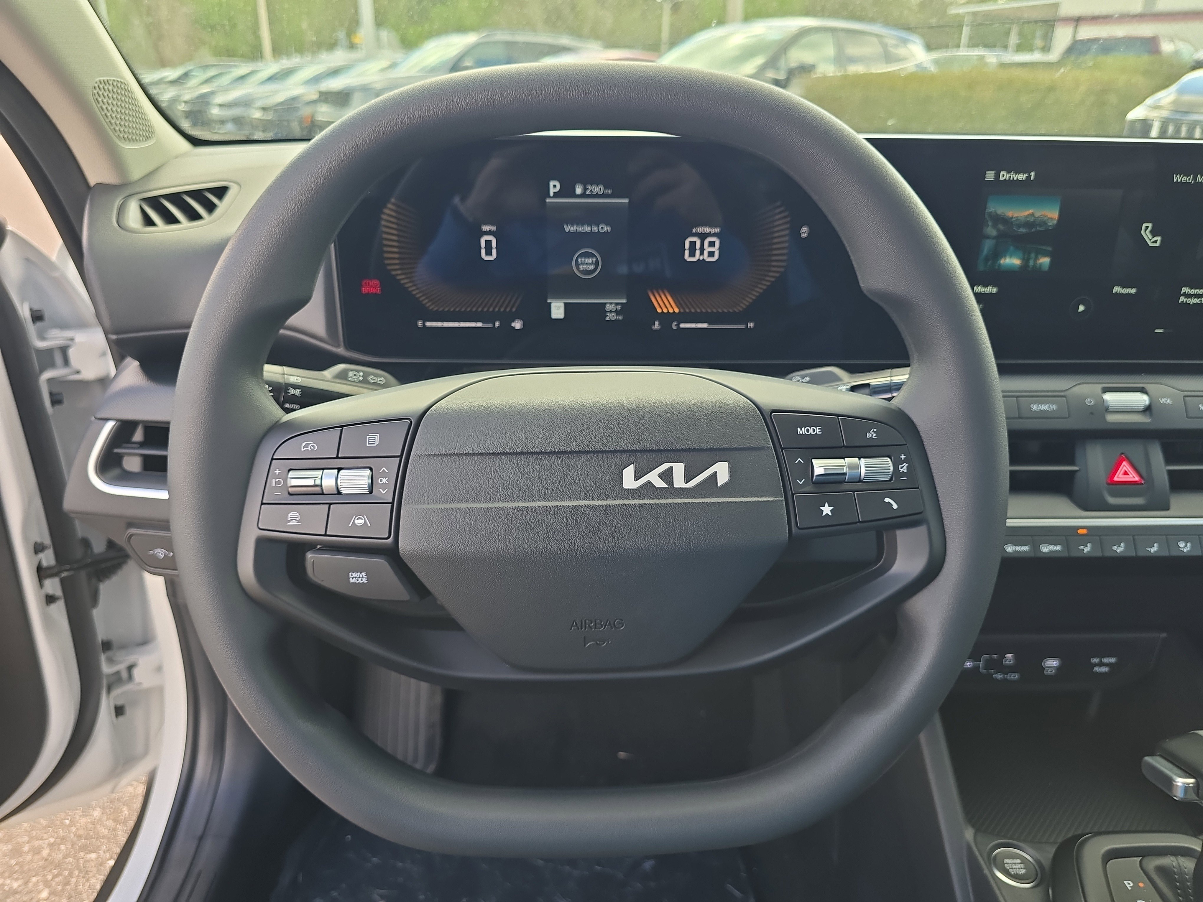 New 2026 Snow White Pearl Kia LXS image 28
