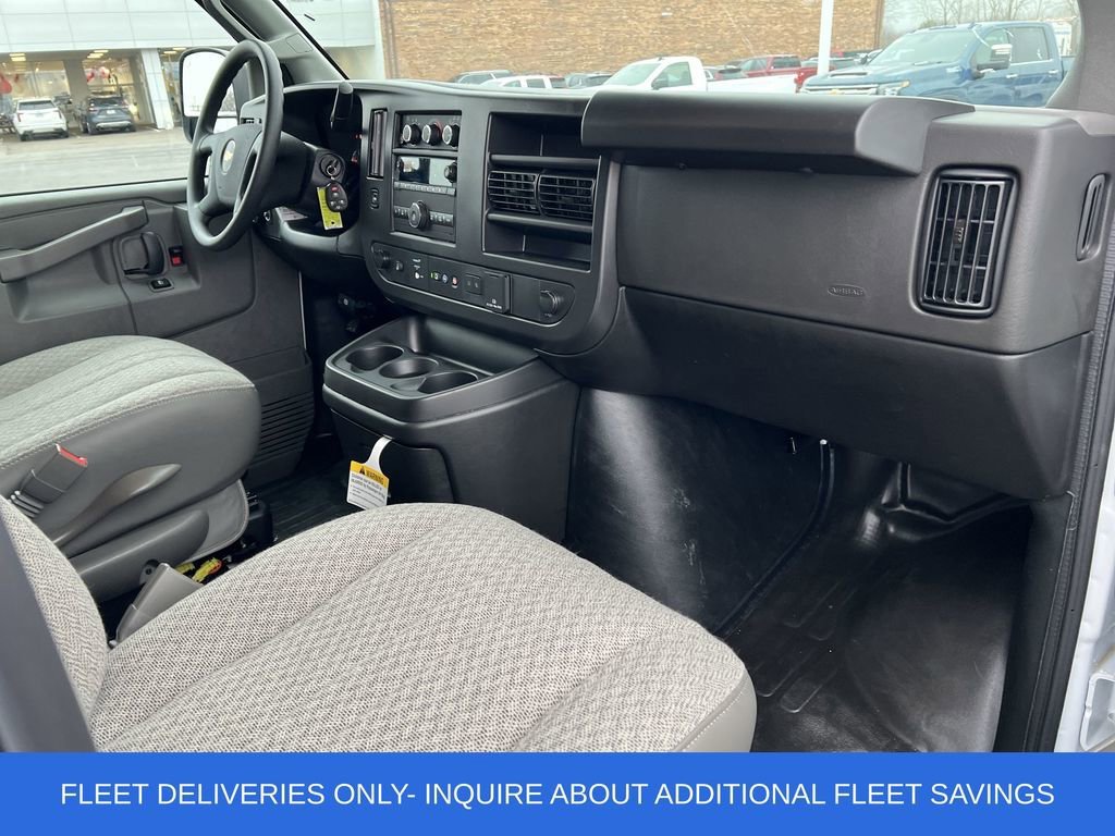 2025 Chevrolet Express Cargo Work Van - Photo 10