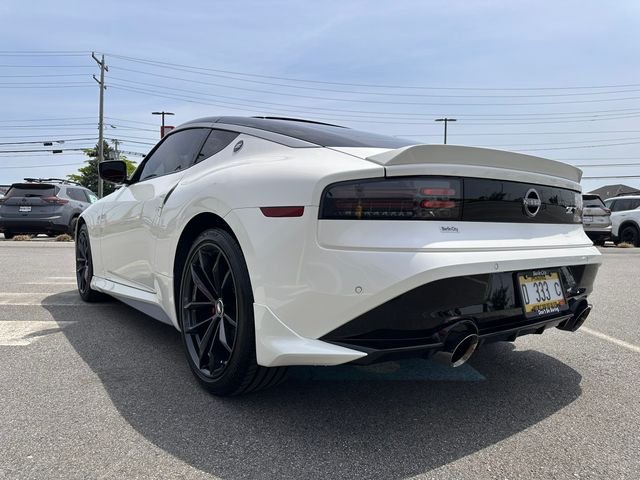 New 2026 Pearl White TriCoat / Super Black Two-tone Nissan Performance image 5