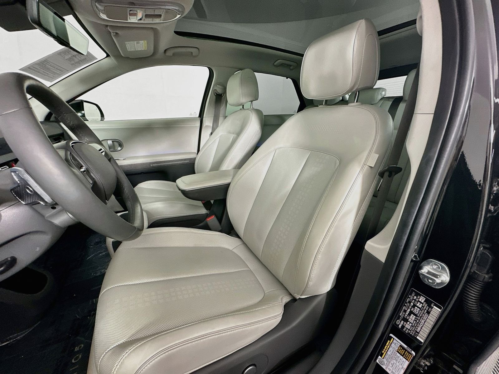 Used 2024 Abyss Black Hyundai Limited image 22