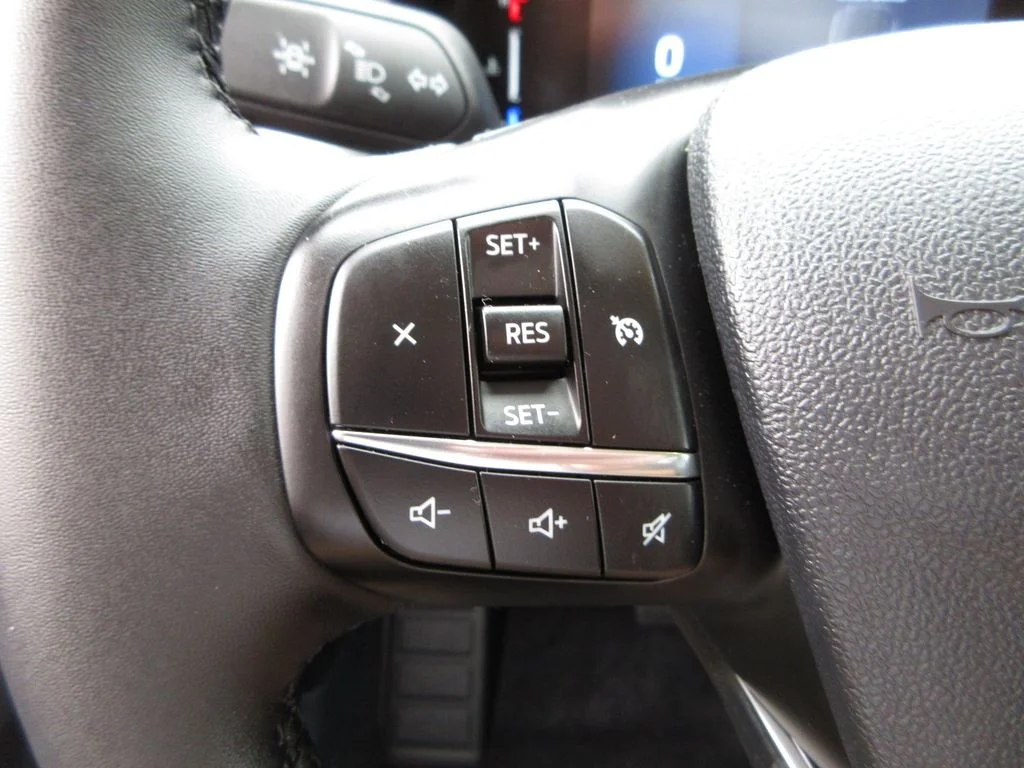 New 2026 Carbonized Gray Metallic Ford XLT image 15