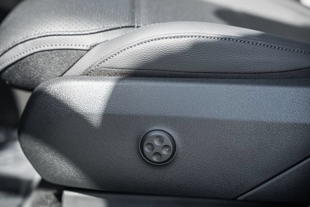 New 2026 Polar White Mercedes-Benz GLC 300 image 86