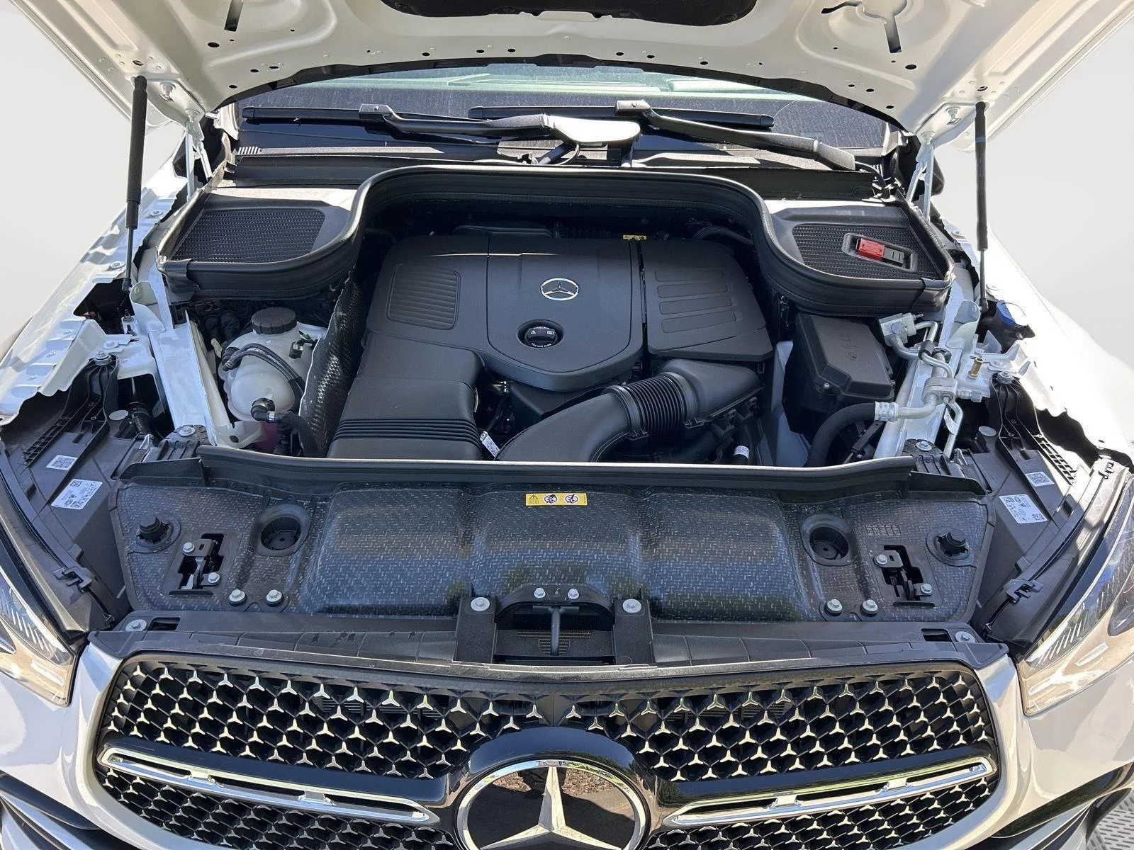 New 2026 MANUFAKTUR Moonlight White Metallic Mercedes-Benz GLE 350 image 30