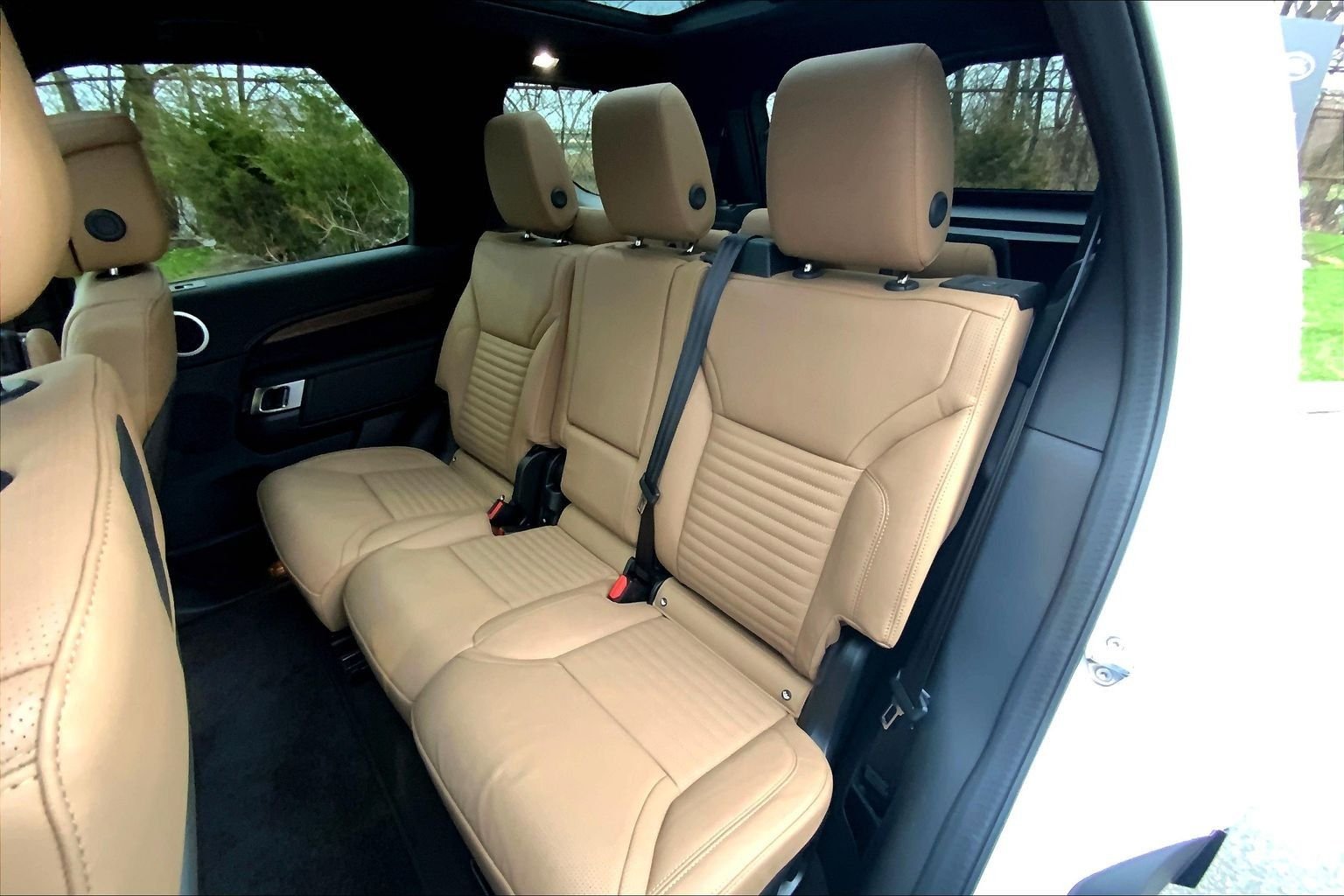 Certified Used 2025 Fuji White Land Rover Dynamic SE image 20