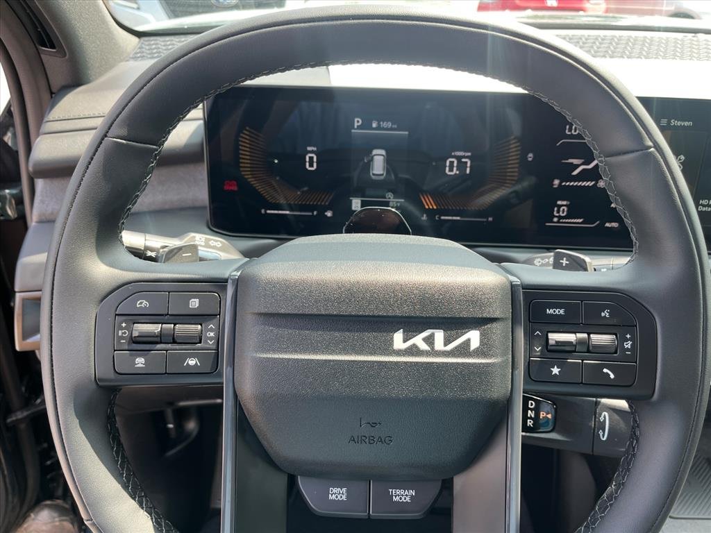 Used 2027 Black Jade Green Kia X-Line EX image 18
