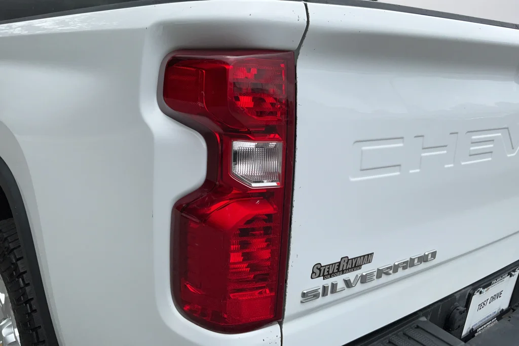 Used 2024 White Chevrolet LT image 27