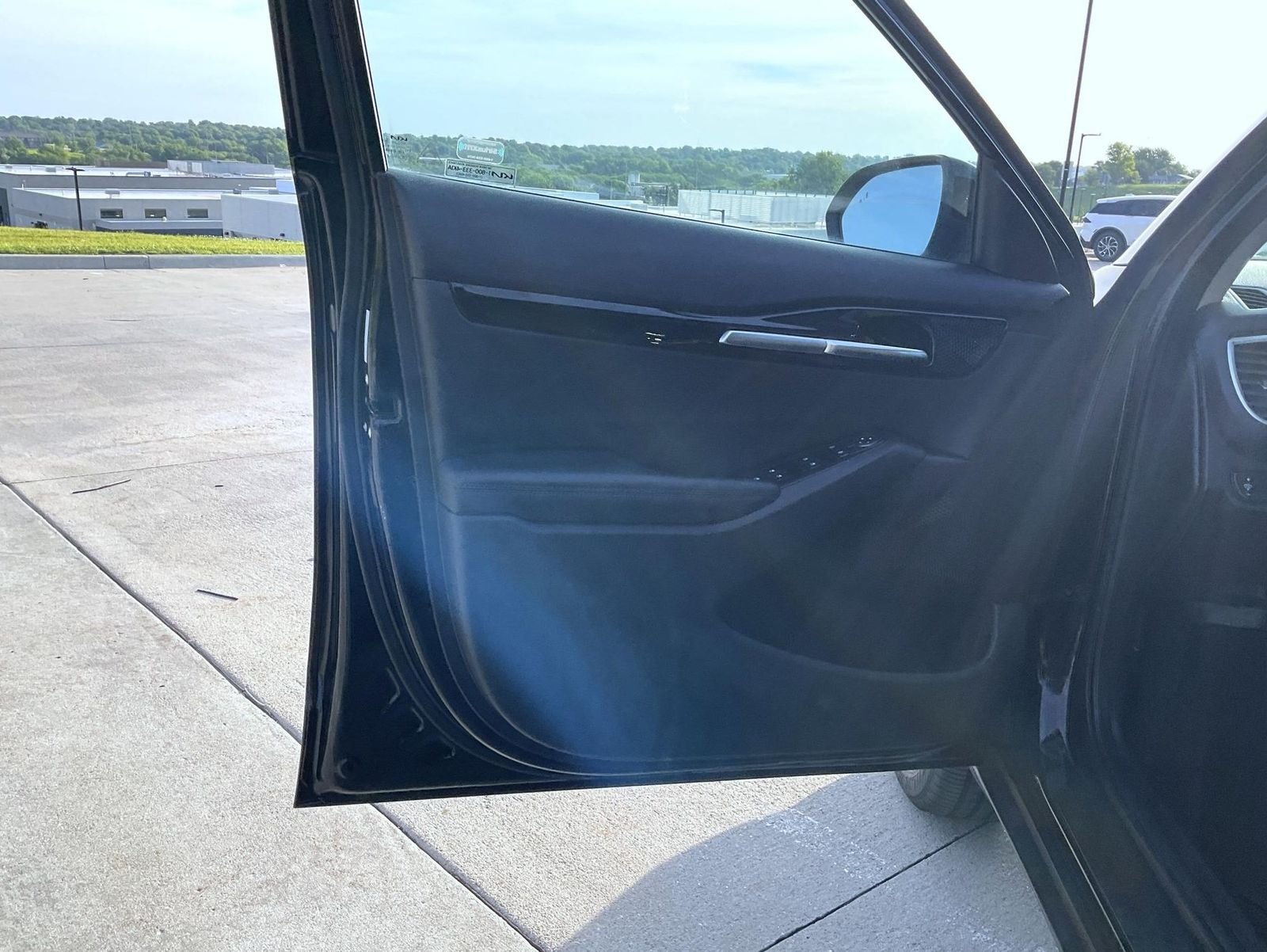 Used 2022 Black Kia EX image 10