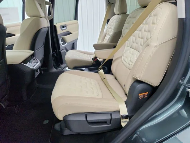 New 2026 White Nissan Platinum Reserve image 34