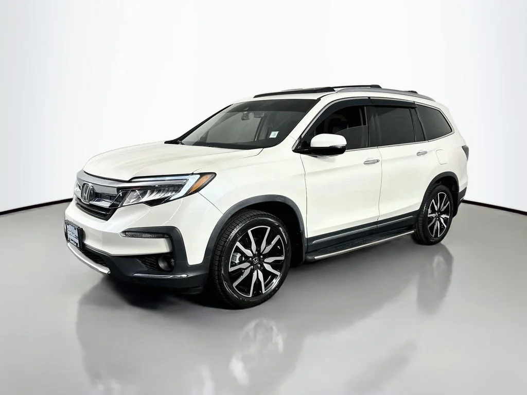 Used 2019  Honda Touring image 4